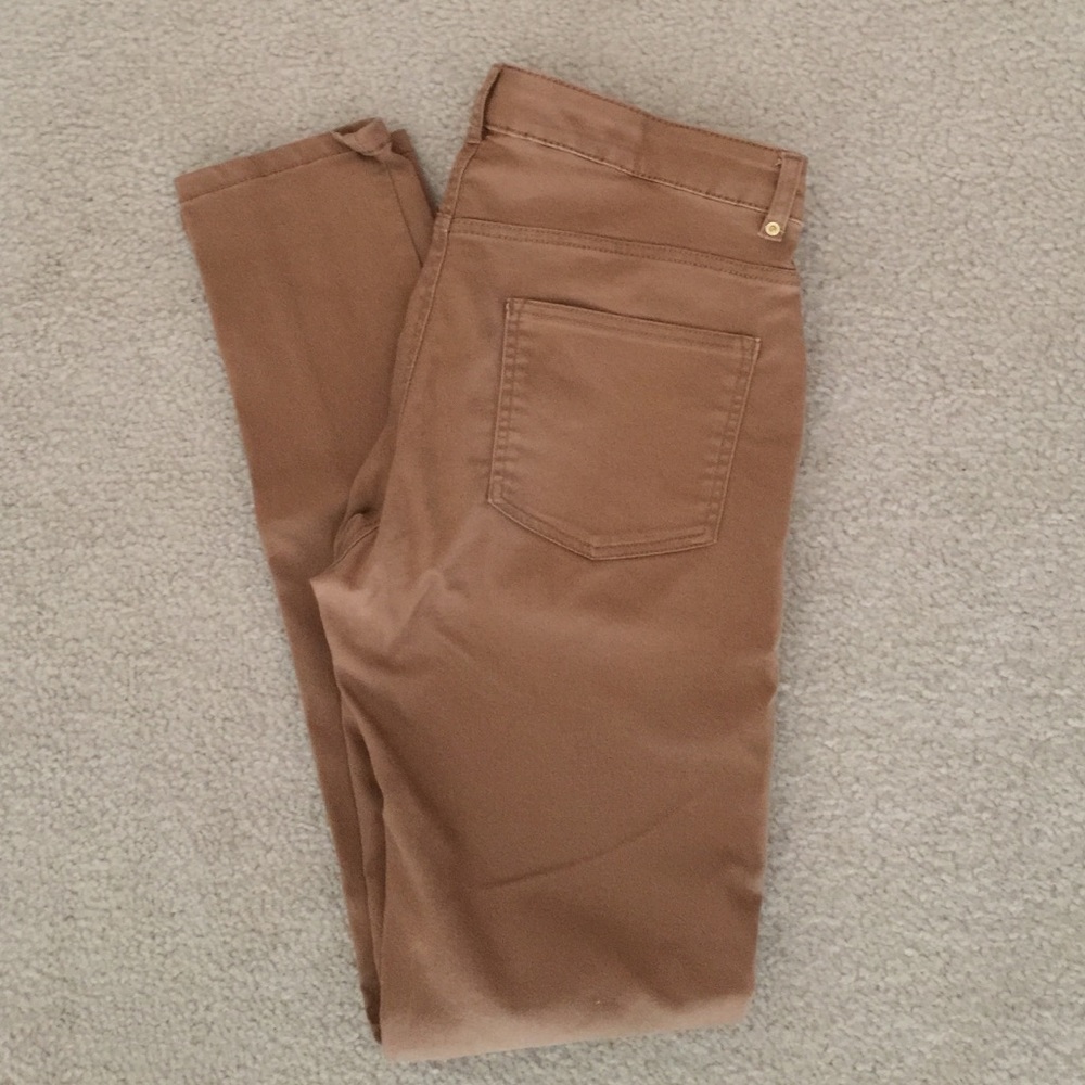 ⭐️3/$10 H&M Camel skinny khakis